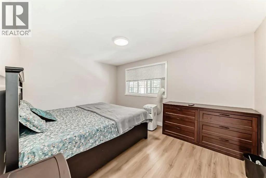 120 Pineset Pl NE Place NE