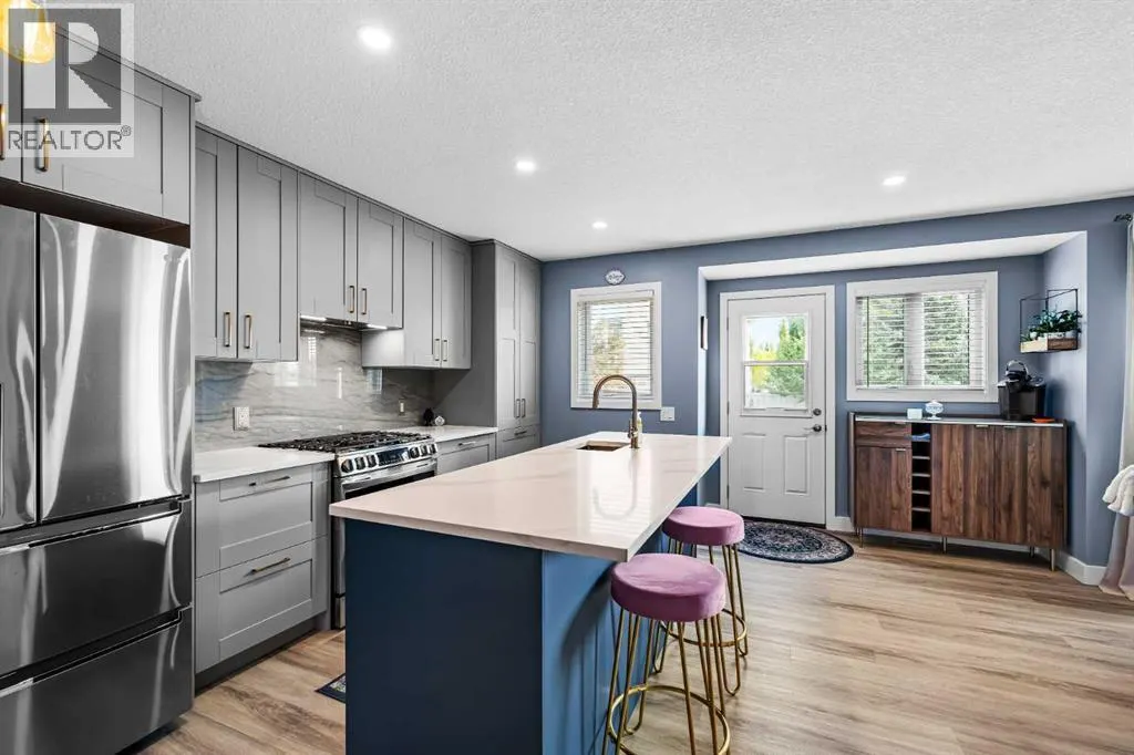 92 Tuscany Way NW