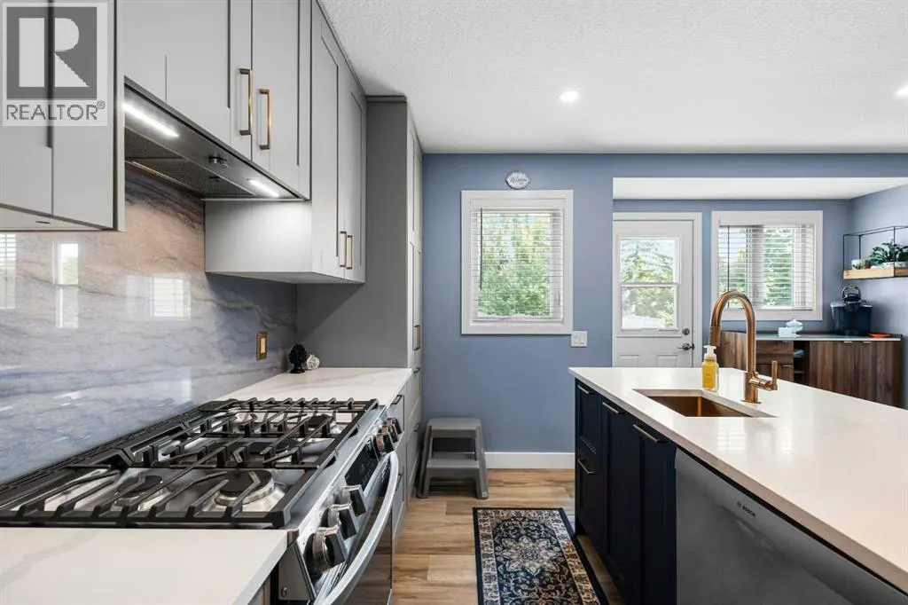 92 Tuscany Way NW