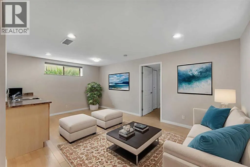 37 Edgeford Way NW
