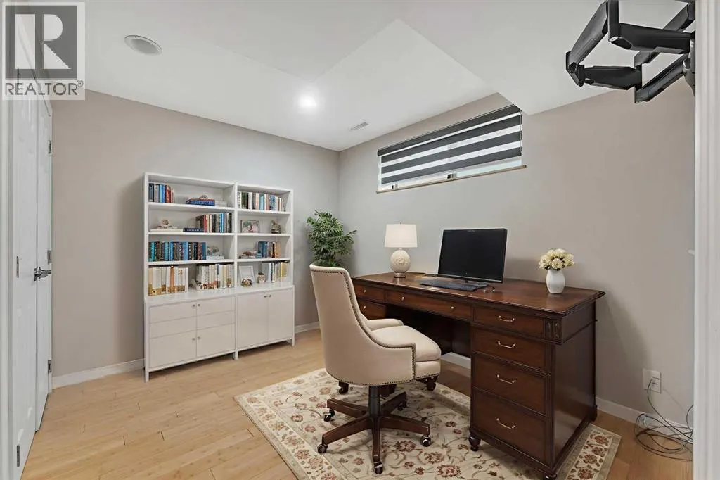 37 Edgeford Way NW