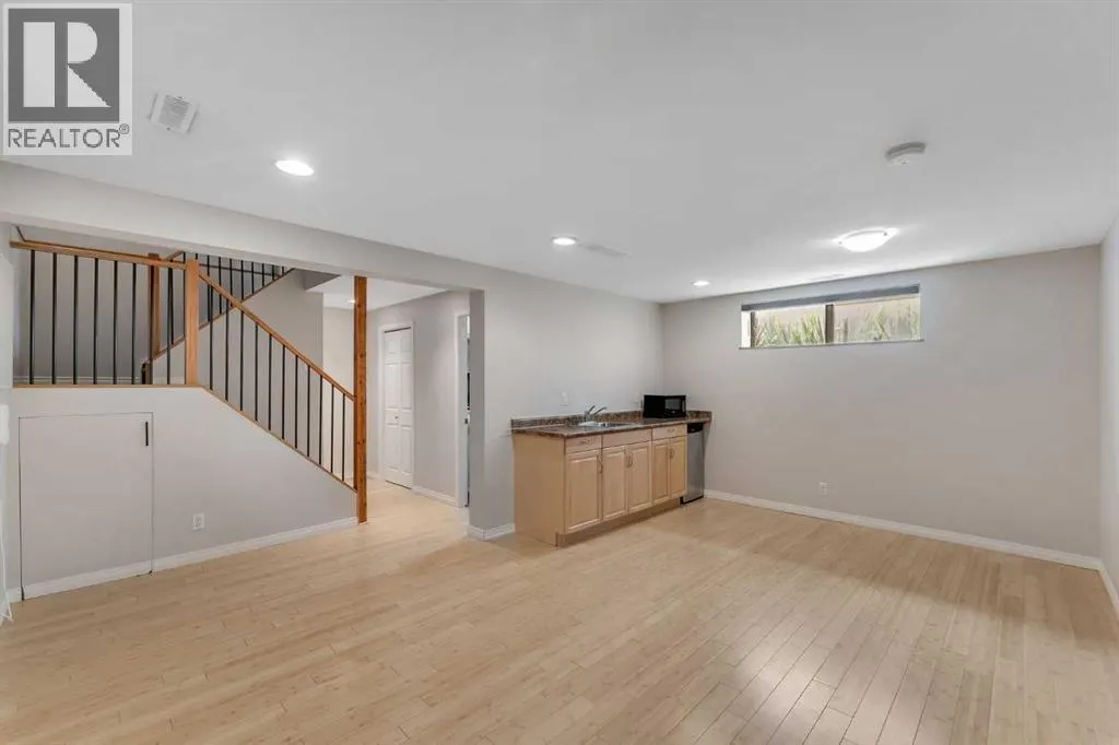 37 Edgeford Way NW