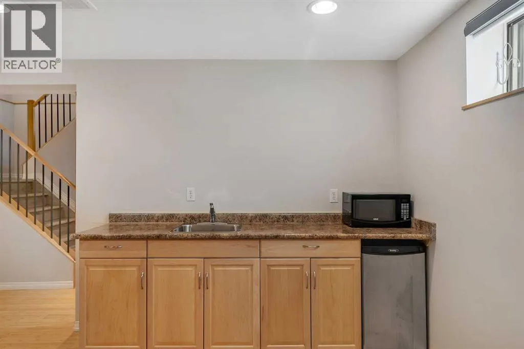37 Edgeford Way NW