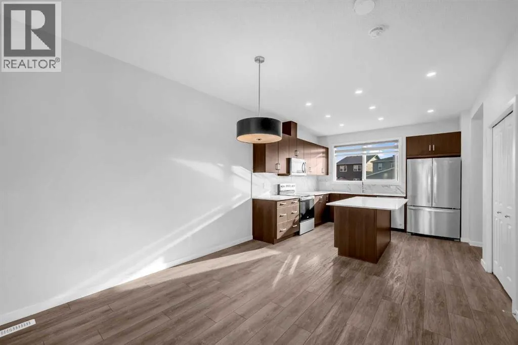 83 Corner Meadows Grove NE