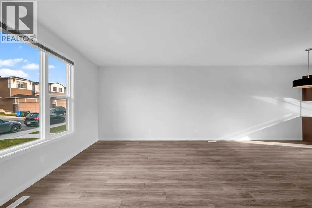 83 Corner Meadows Grove NE