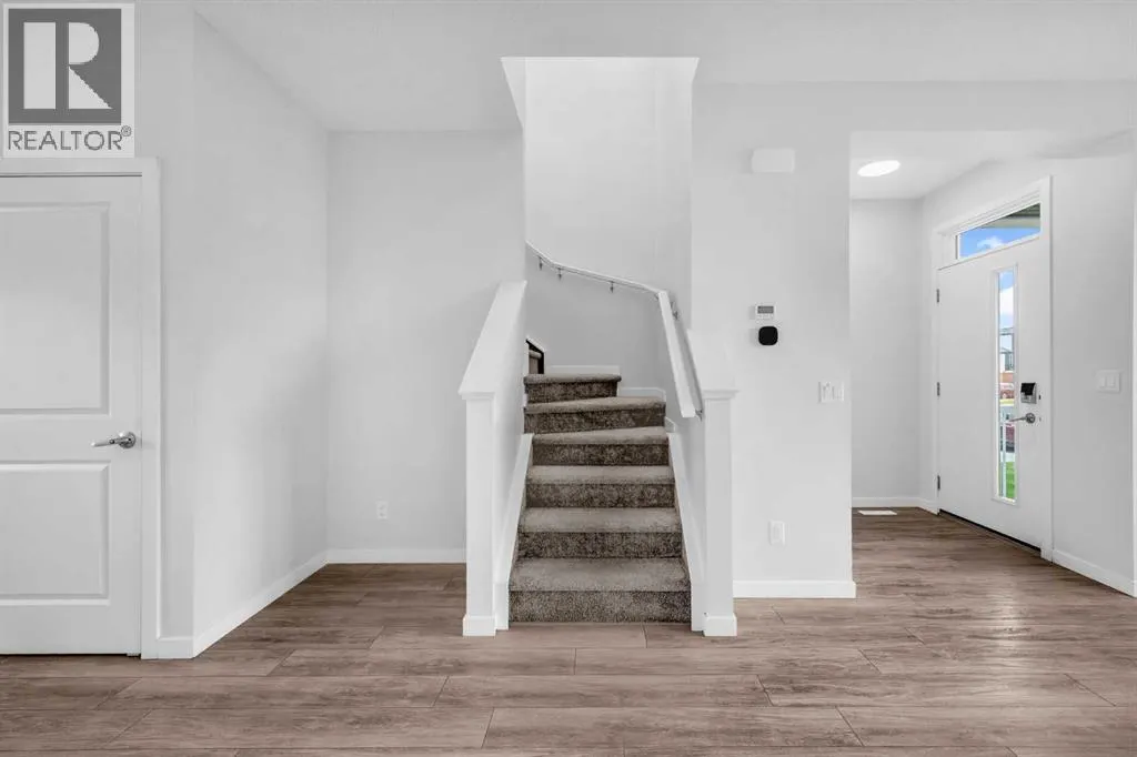 83 Corner Meadows Grove NE