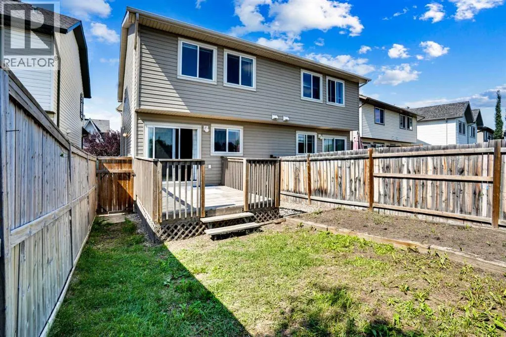 221 Elgin Meadows Park SE