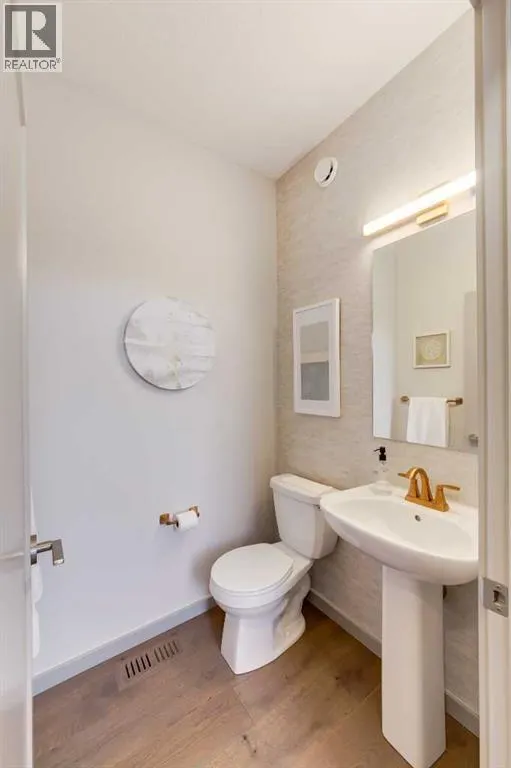 55 Heirloom Boulevard SE