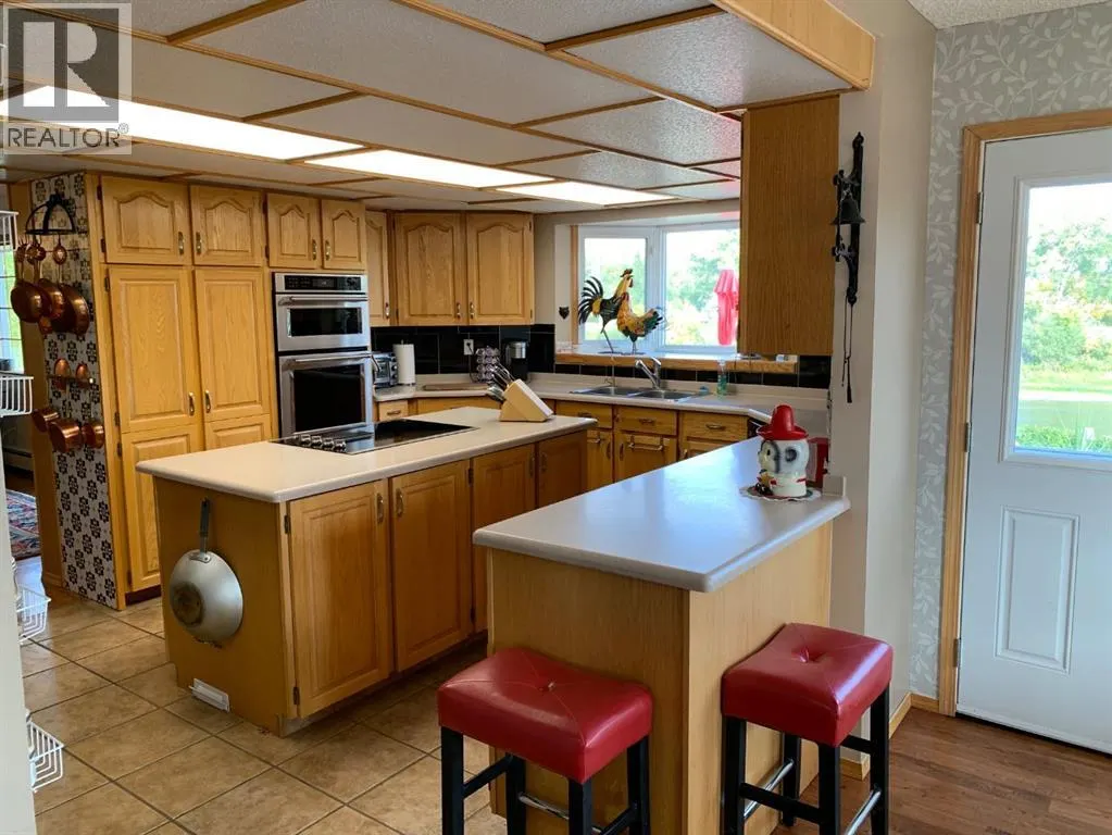 121 7 Street W