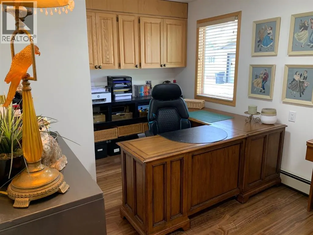 121 7 Street W