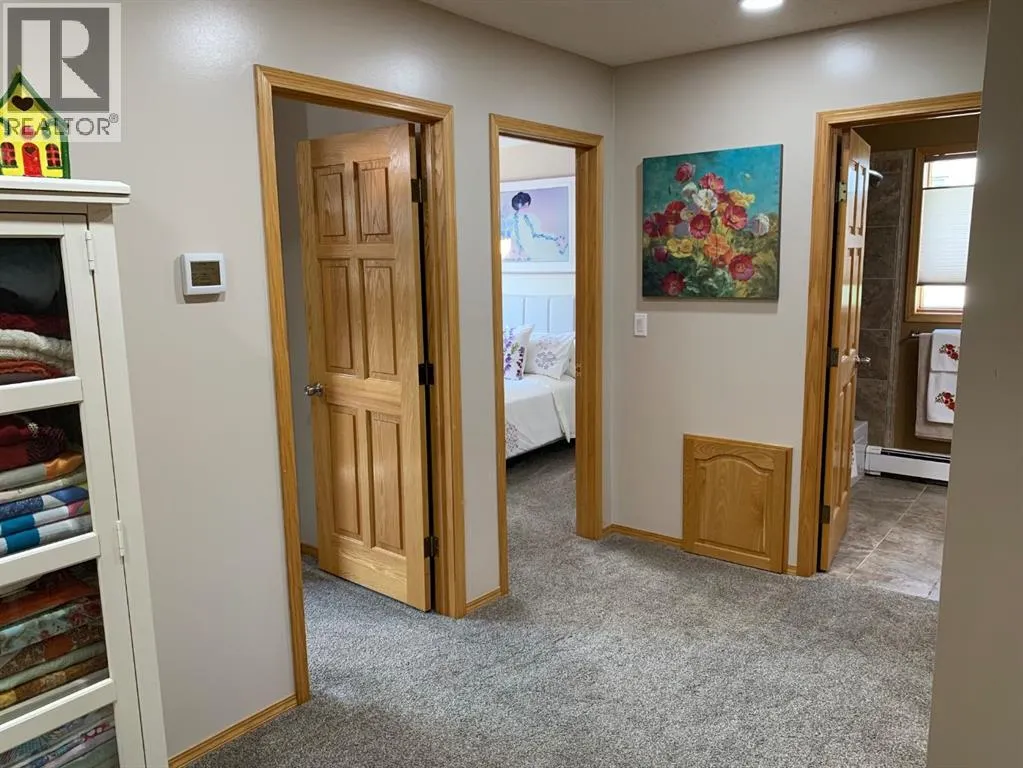 121 7 Street W