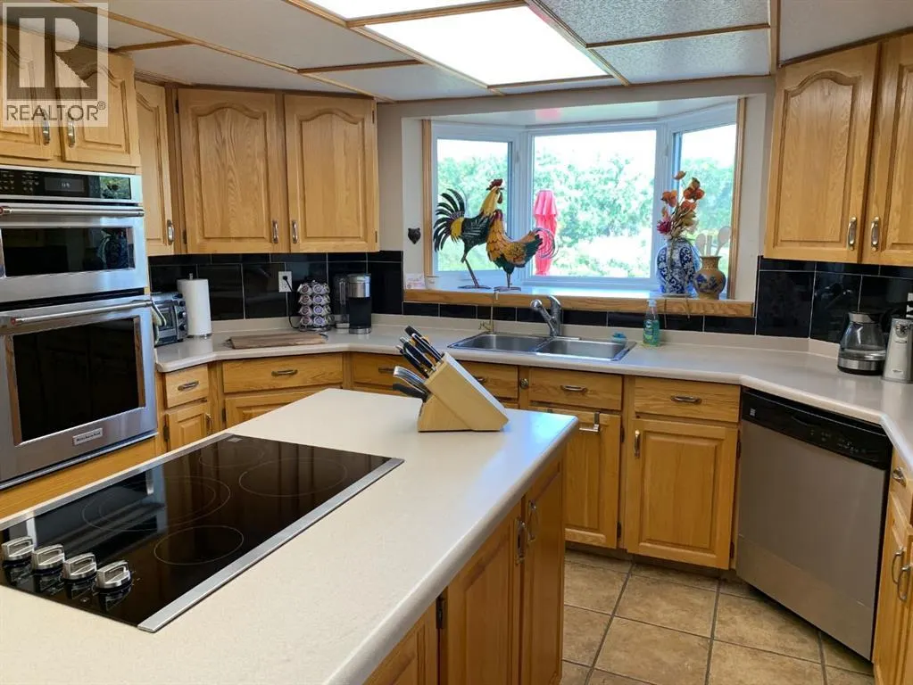 121 7 Street W