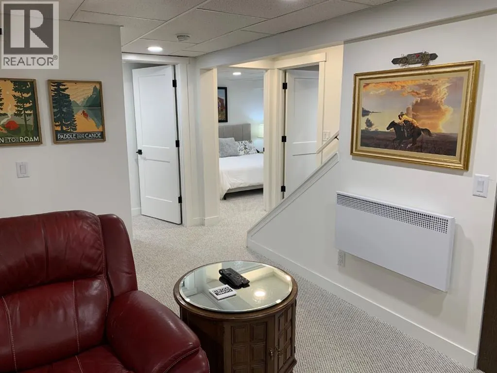 121 7 Street W