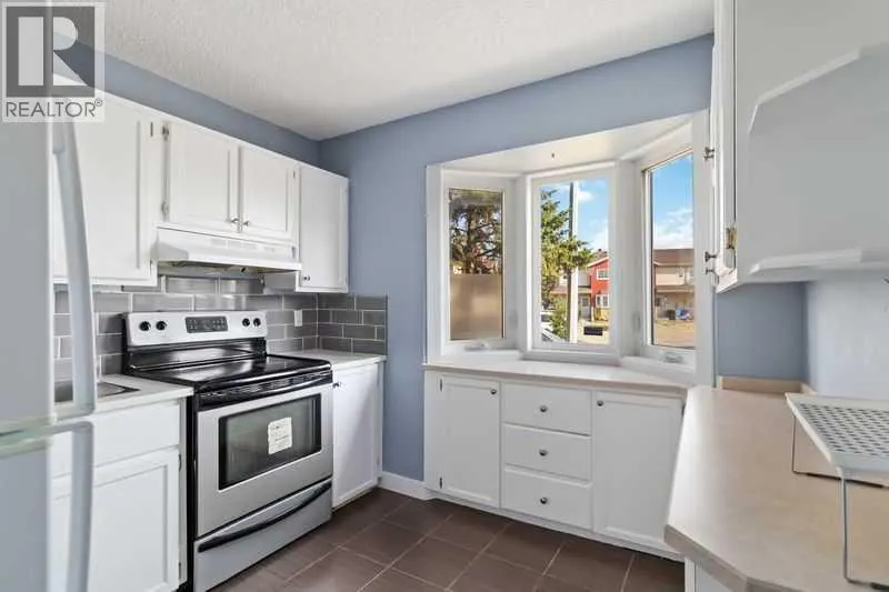 151C DICKINS Drive