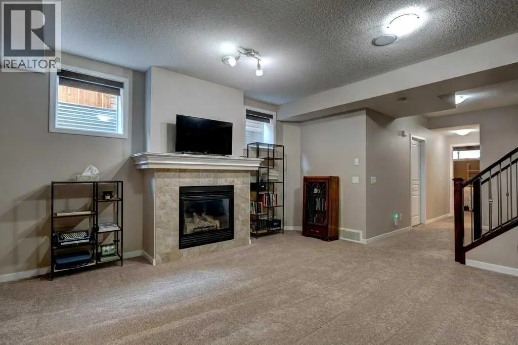 220 Cranford Crescent SE