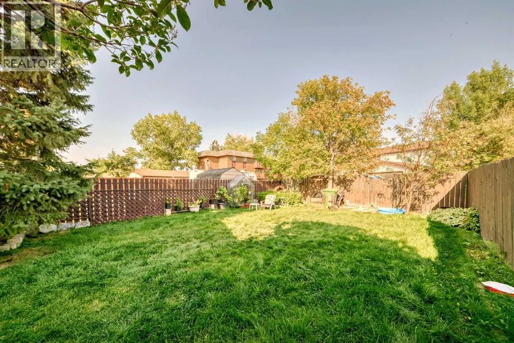 244 Flett Drive NE