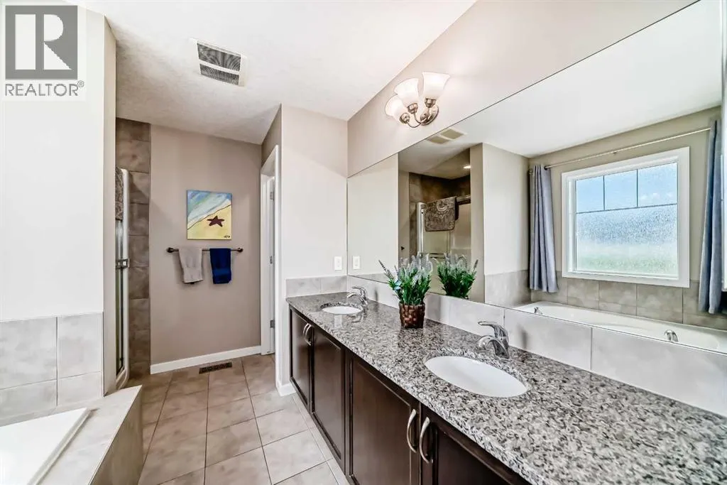180 Kinlea Link NW