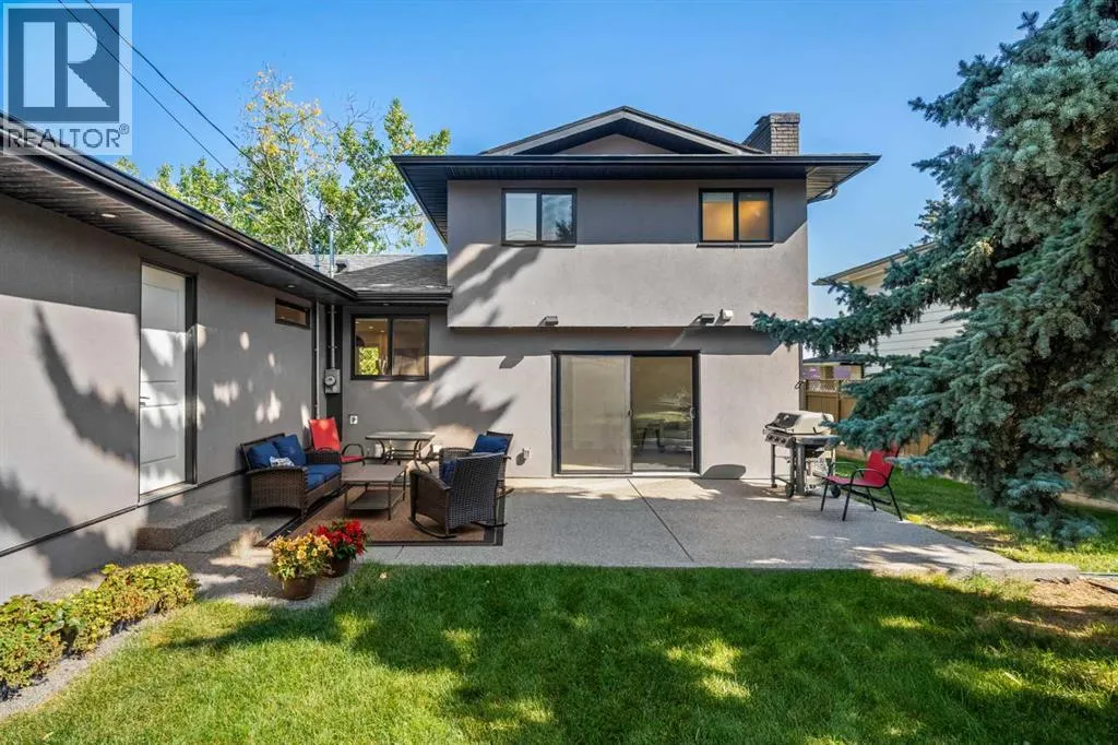235 Lake Wapta Rise SE