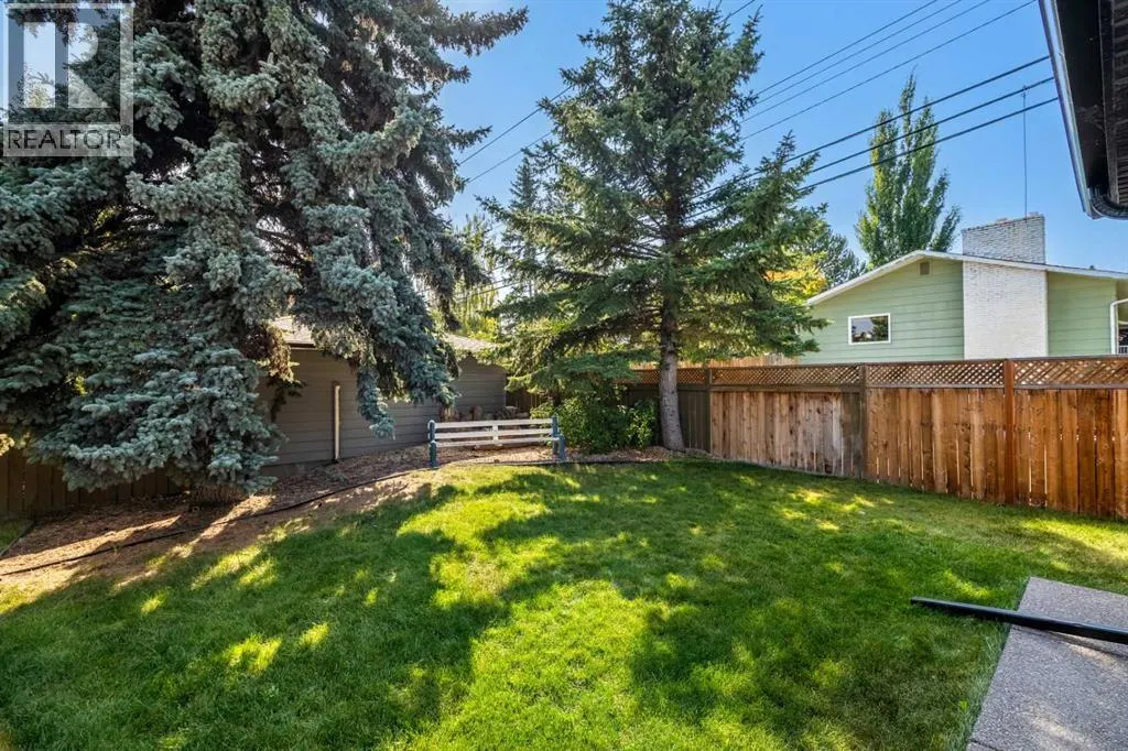 235 Lake Wapta Rise SE