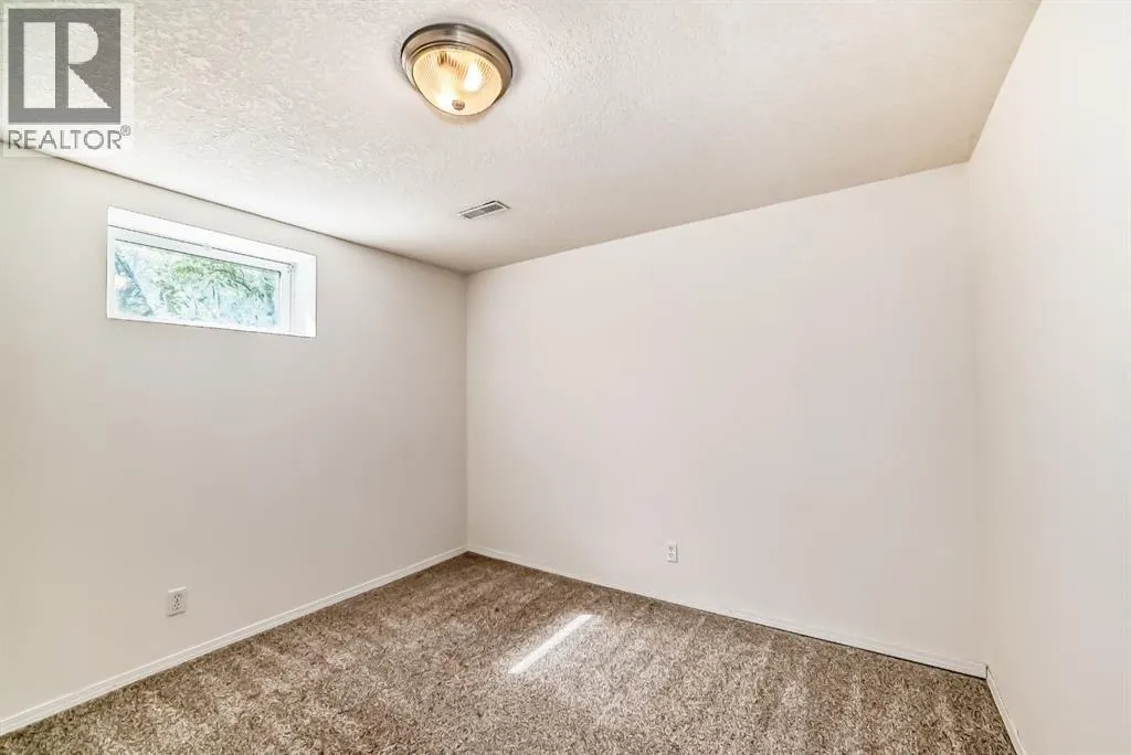 66 Eldridge Rise SE