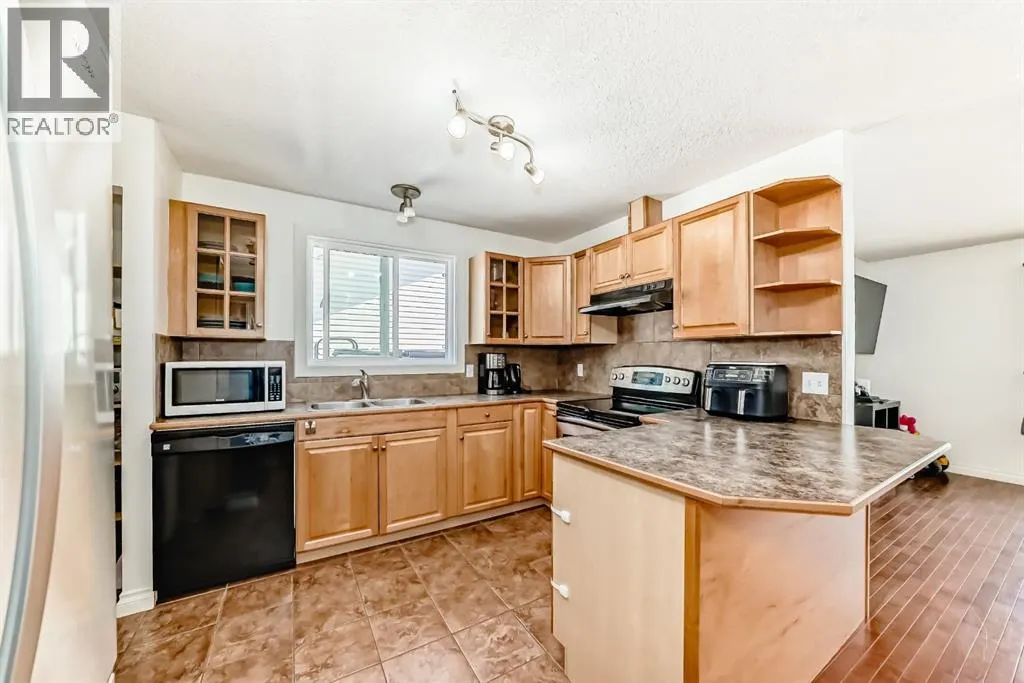 66 Eldridge Rise SE