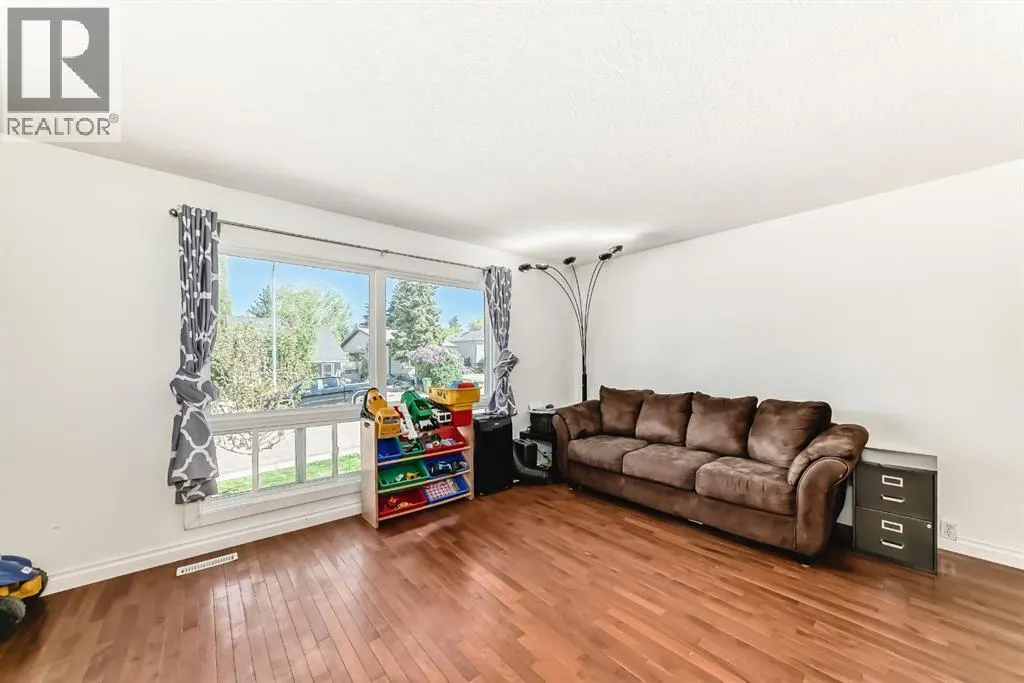 66 Eldridge Rise SE