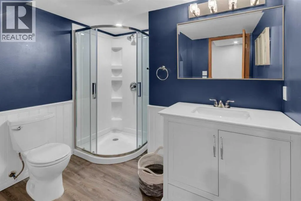 240 Woodbriar Place SW