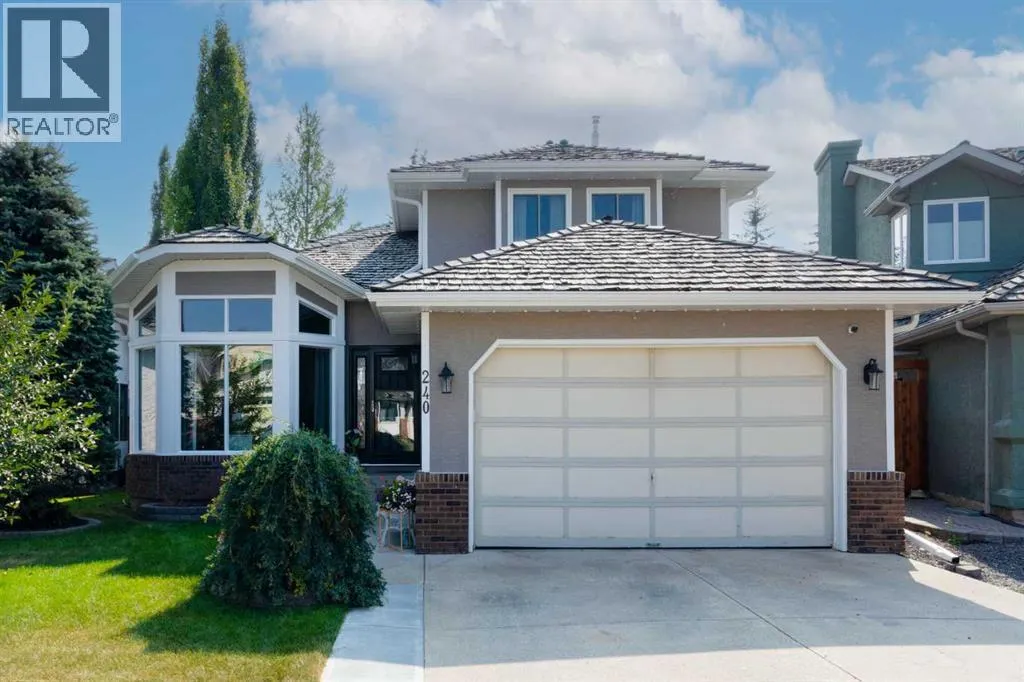 240 Woodbriar Place SW