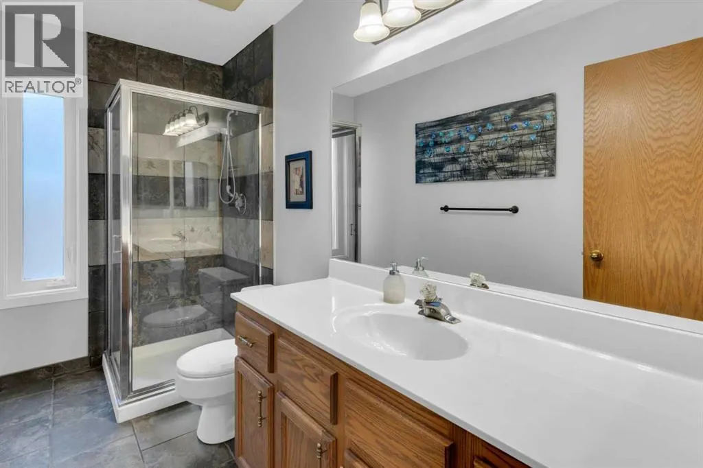 240 Woodbriar Place SW