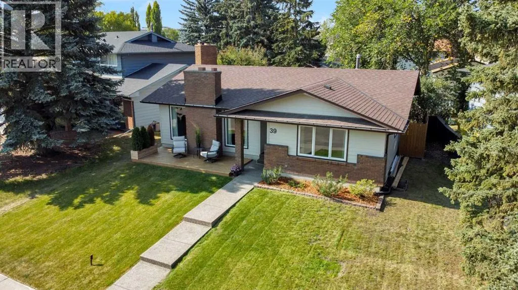 39 Midpark Close SE
