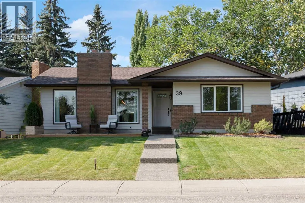 39 Midpark Close SE