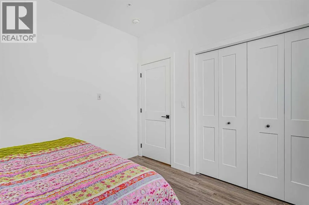 208, 20 Sage Hill Walk NW
