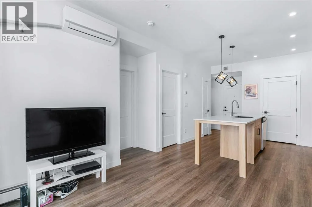 208, 20 Sage Hill Walk NW