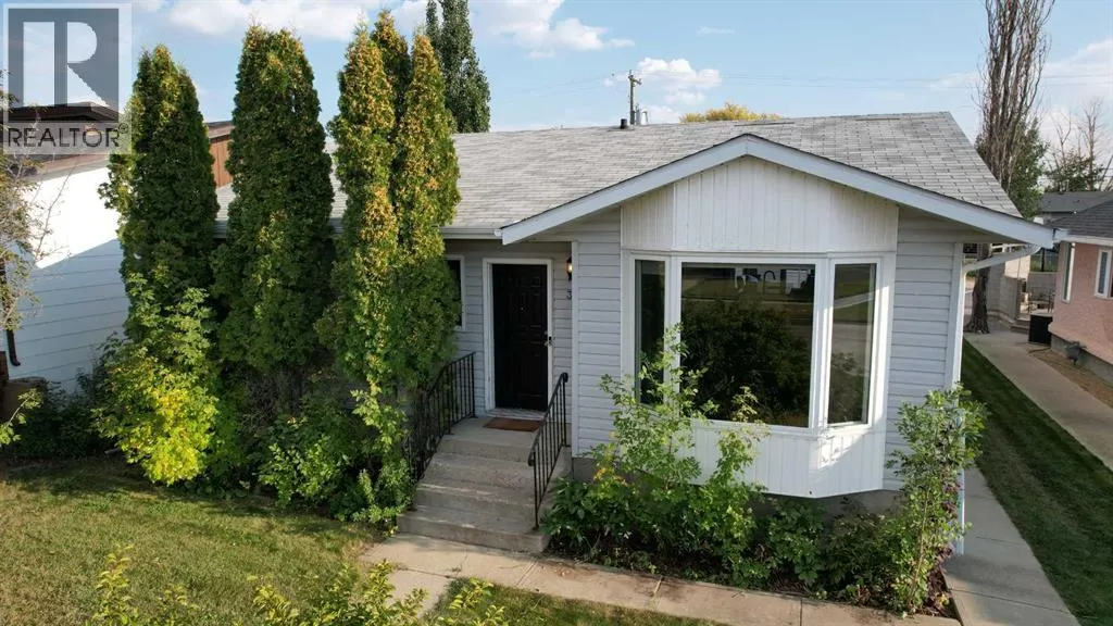 313 3 Avenue W