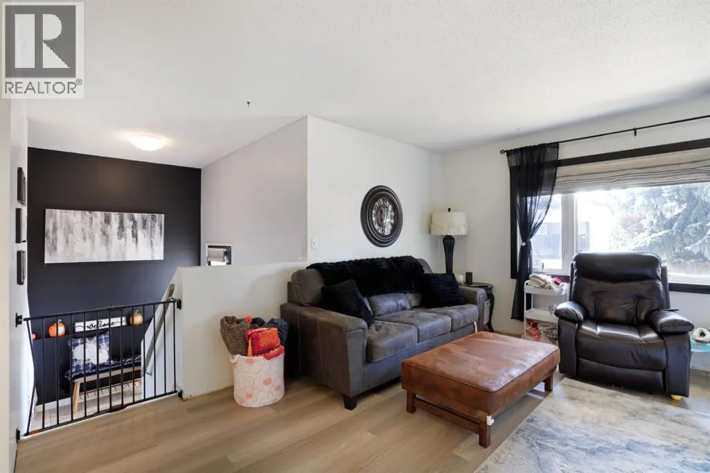 A, 1008 2 Avenue W