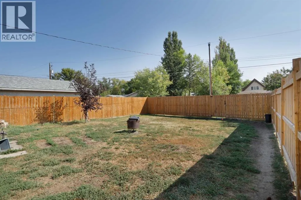 A, 1008 2 Avenue W