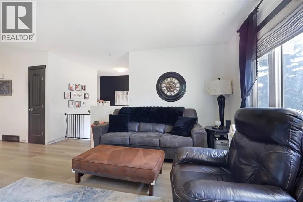 A, 1008 2 Avenue W