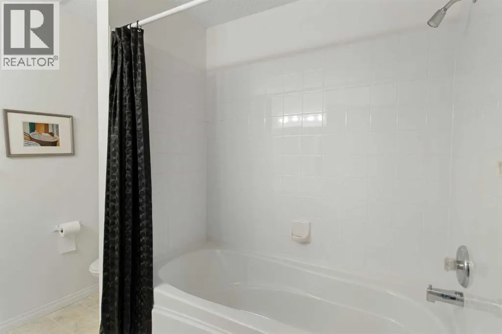 404, 2422 Erlton Street SW