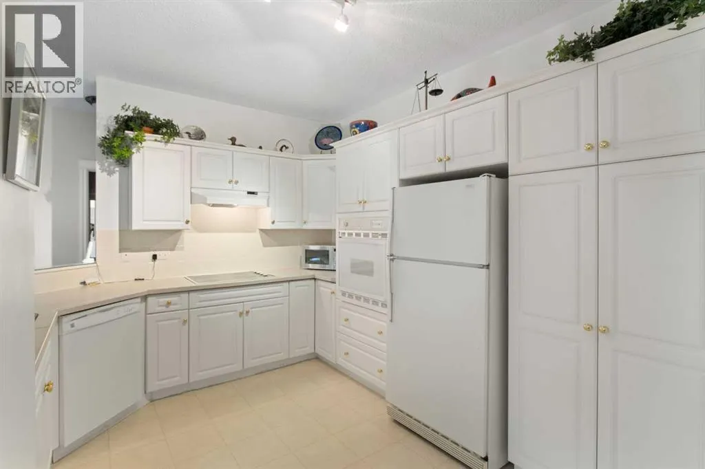 404, 2422 Erlton Street SW