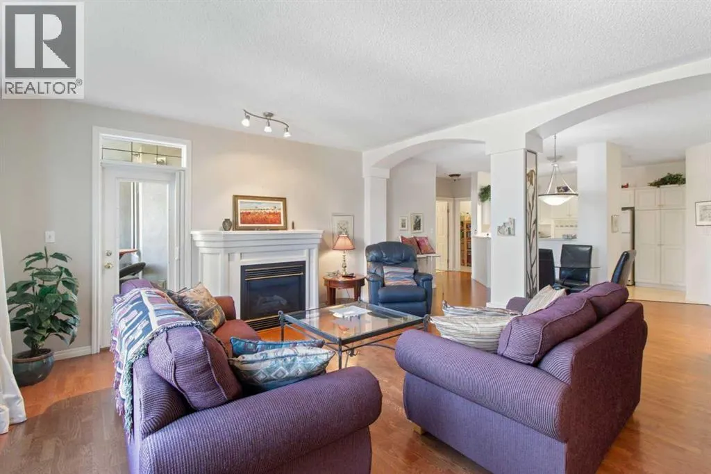 404, 2422 Erlton Street SW
