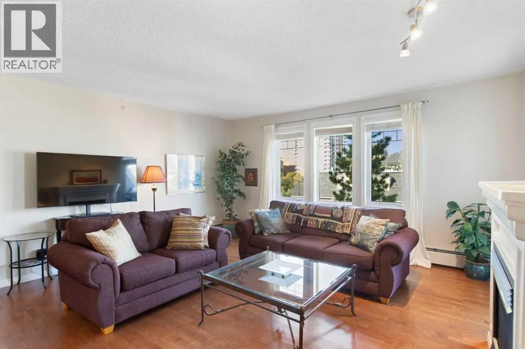 404, 2422 Erlton Street SW