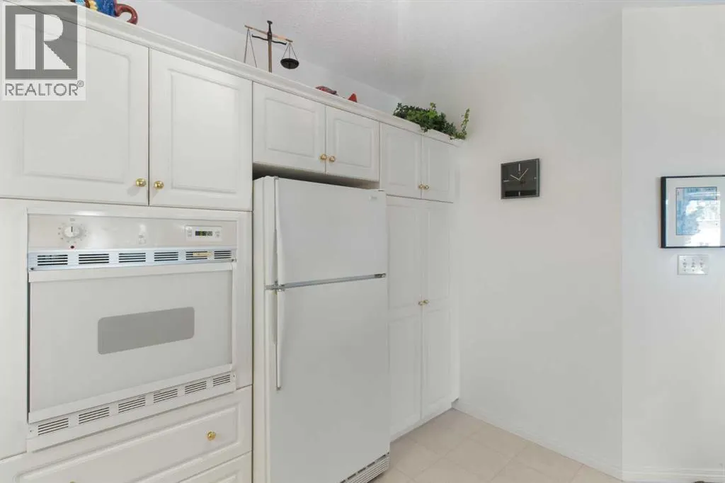 404, 2422 Erlton Street SW
