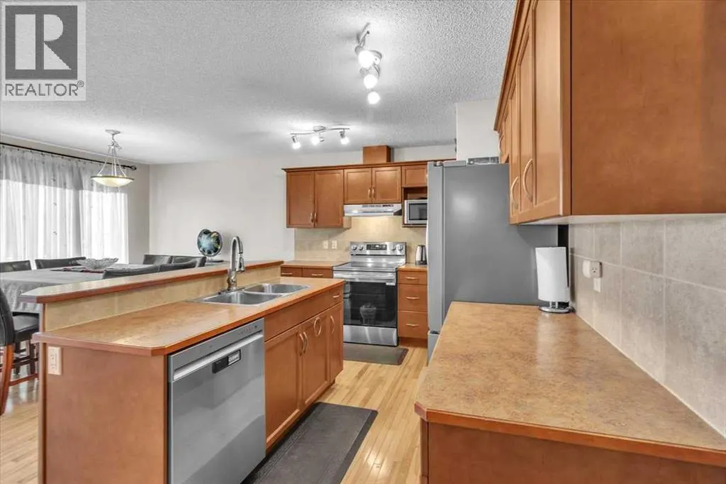 86 Silverado Range Heights SW