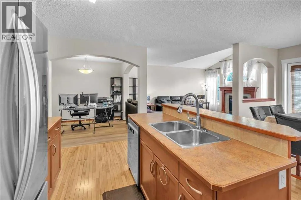86 Silverado Range Heights SW