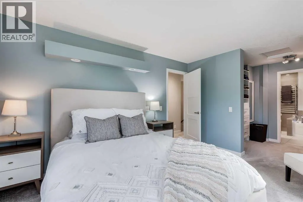 24 Coachway Green SW