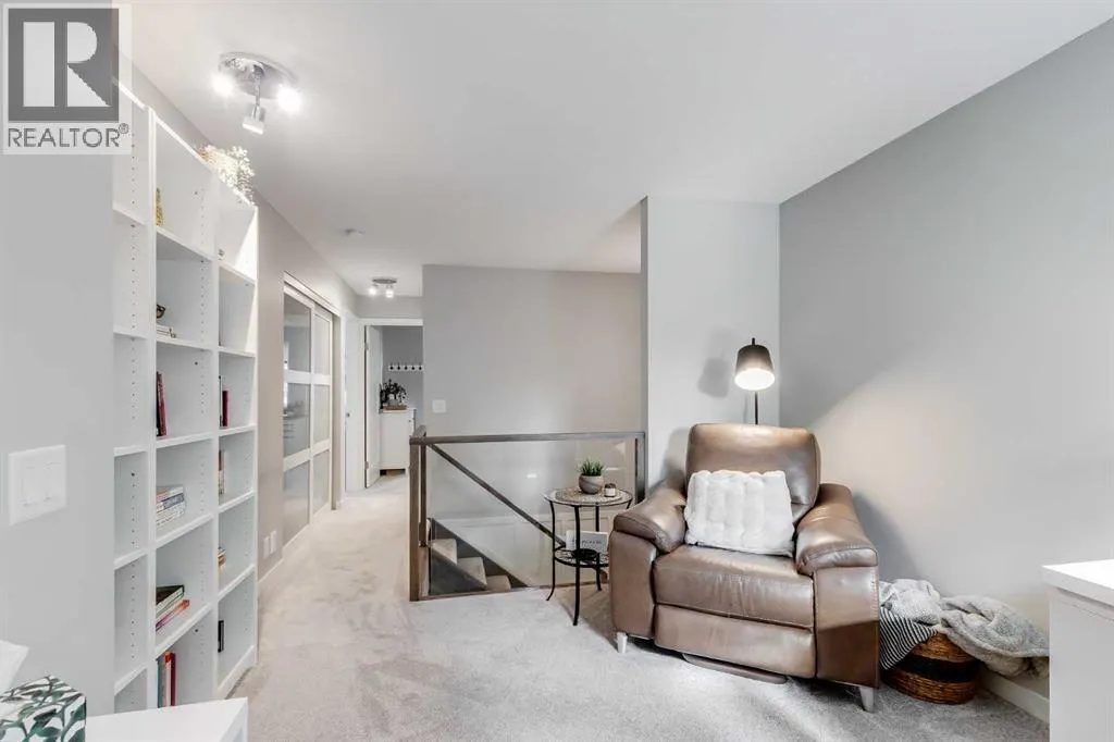 24 Coachway Green SW