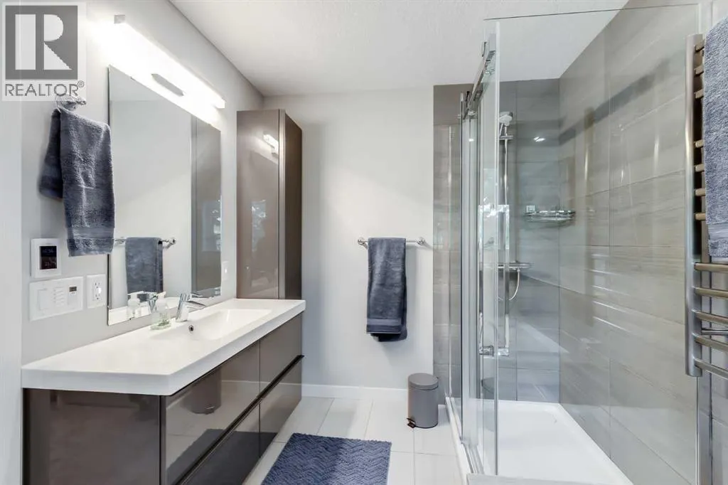 24 Coachway Green SW