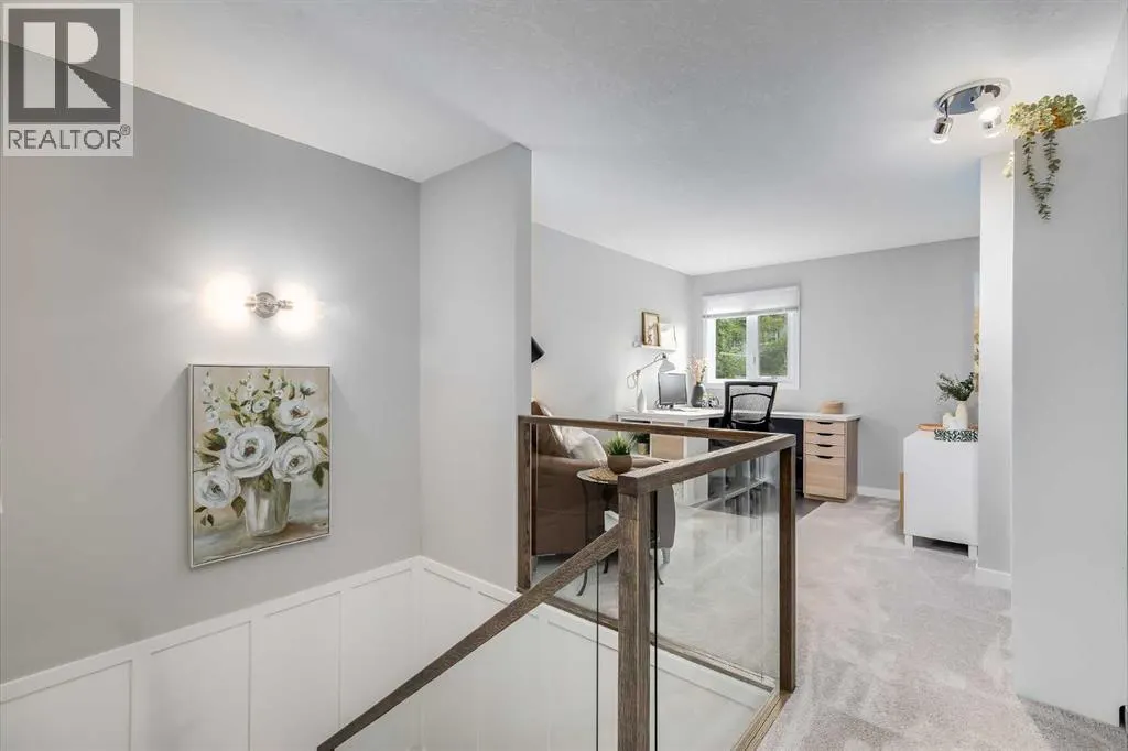 24 Coachway Green SW