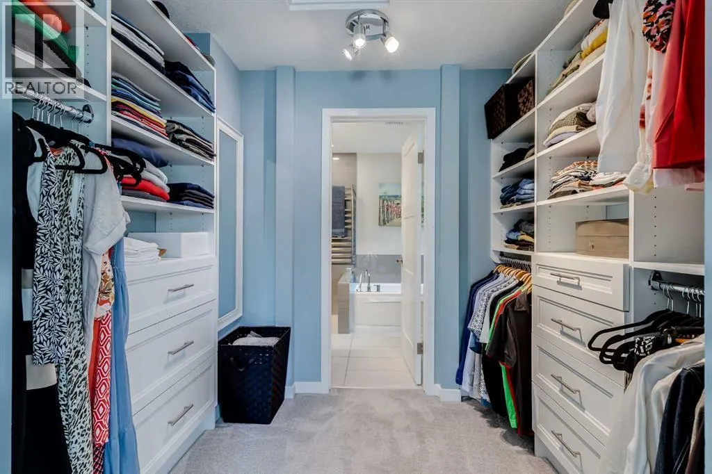 24 Coachway Green SW