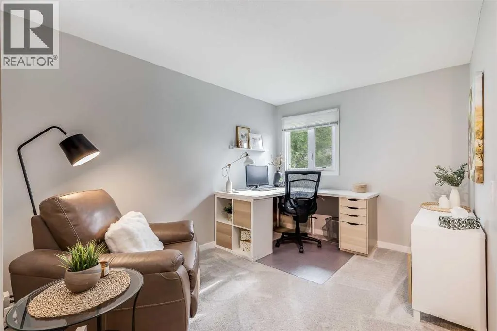 24 Coachway Green SW